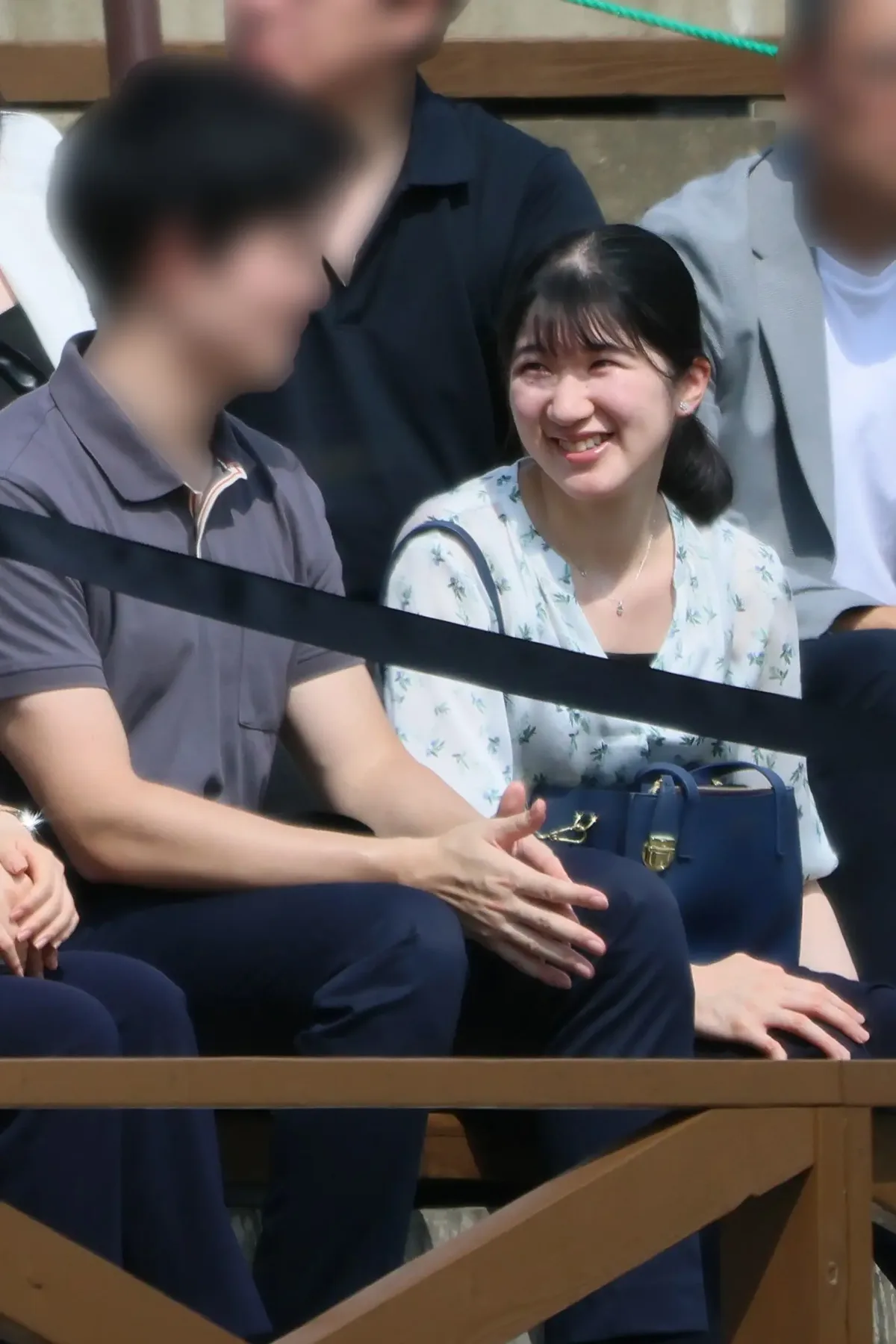 愛子さま、那須で185センチの銀行マン幼なじみと“輝く笑顔”のツーショット
