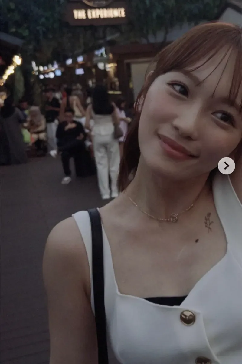 川栄李奈、タイ旅行で鎖骨に“タトゥー”らしきデザインが話題に…ファンからは驚きの声