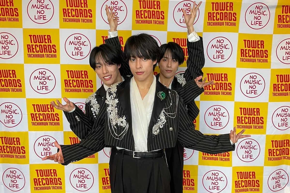 佐藤三兄弟、デビューイベントで憧れの「少年隊」を直撃宣言!阿修羅ダンスも進化