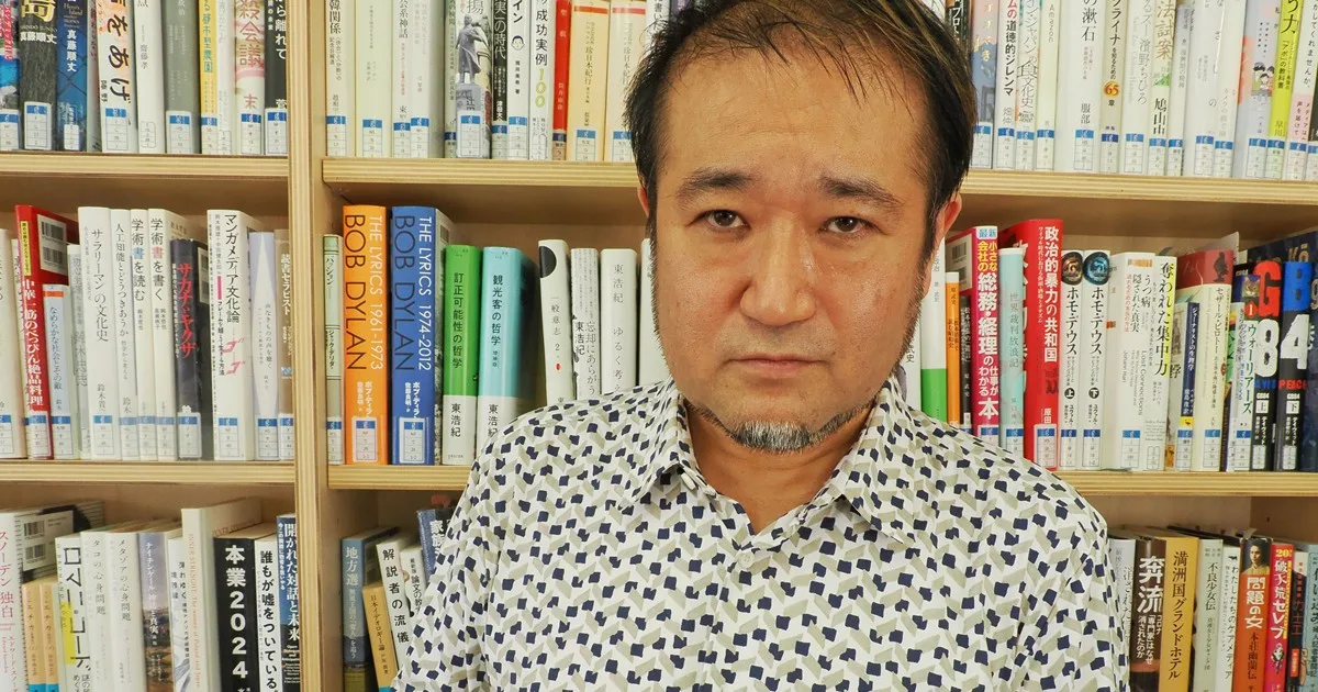 「ミサイルのぬいぐるみ」が土産物に…東浩紀がウクライナで見た“戦争の日常化”