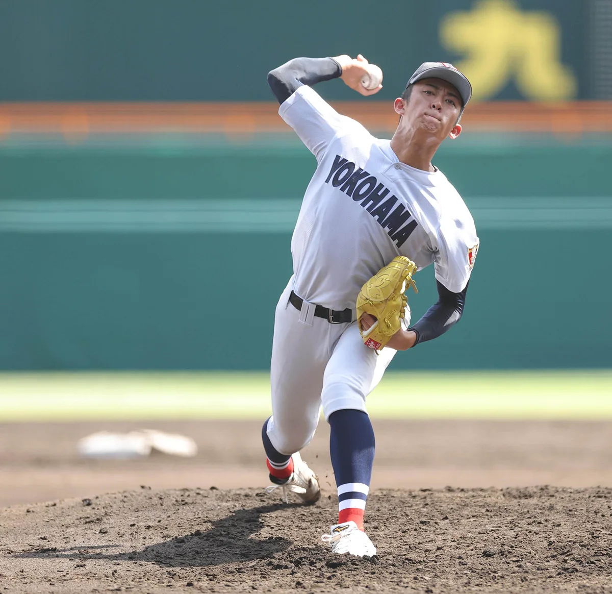 甲子園最速156キロ！横浜高・織田翔希に米球団殺到、契約金5億円超も視野